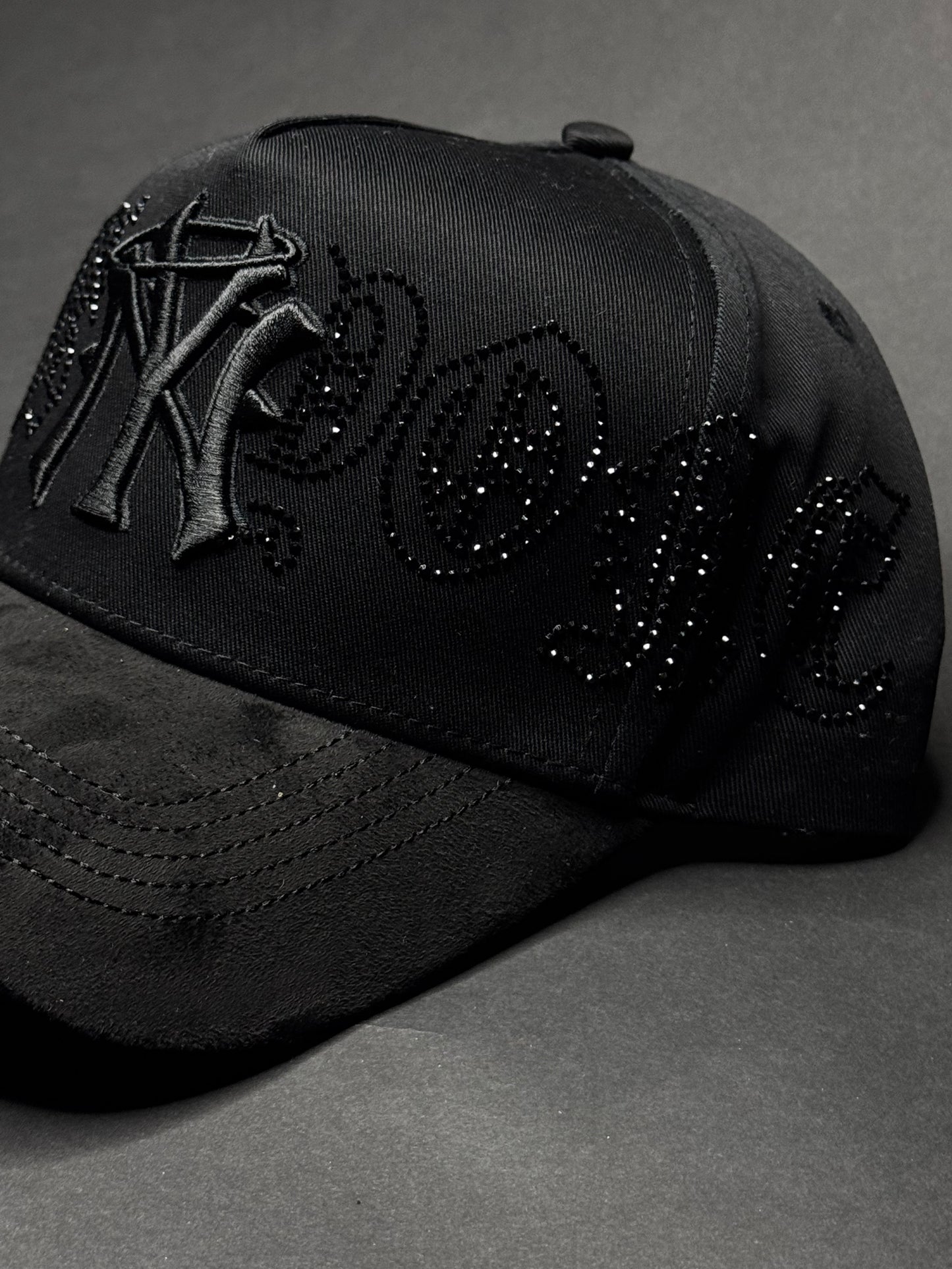 31 HATS "CRYSTAL BLACK"