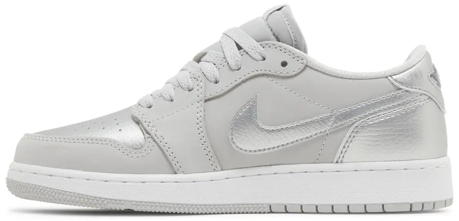 AIR JORDAN 1 RETRO LOW OG NEUTRLA GREY/METALLIC SILVER