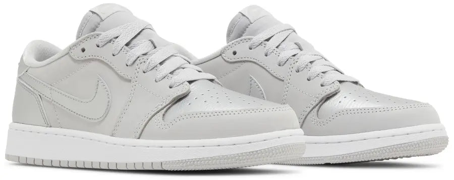 AIR JORDAN 1 RETRO LOW OG NEUTRLA GREY/METALLIC SILVER