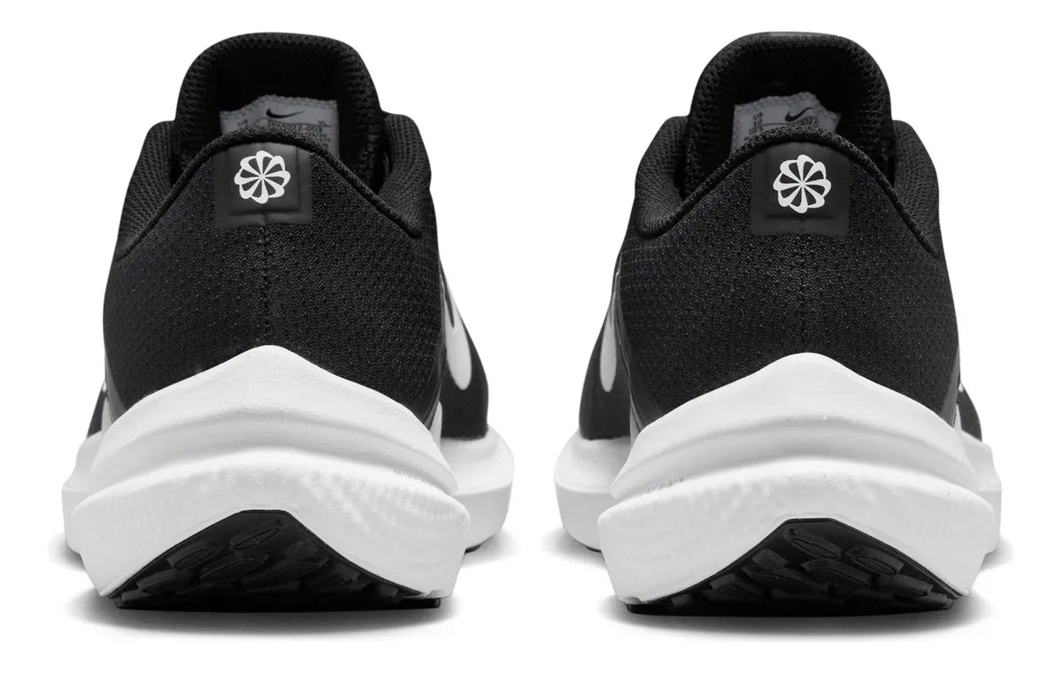 NIKE AIR WINFLO 10 BLACK / WHITE