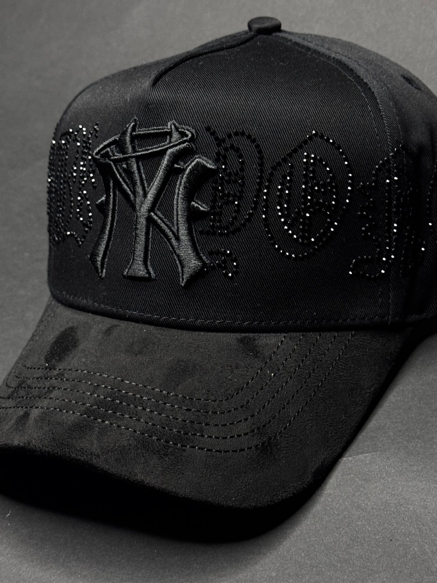 31 HATS "CRYSTAL BLACK"