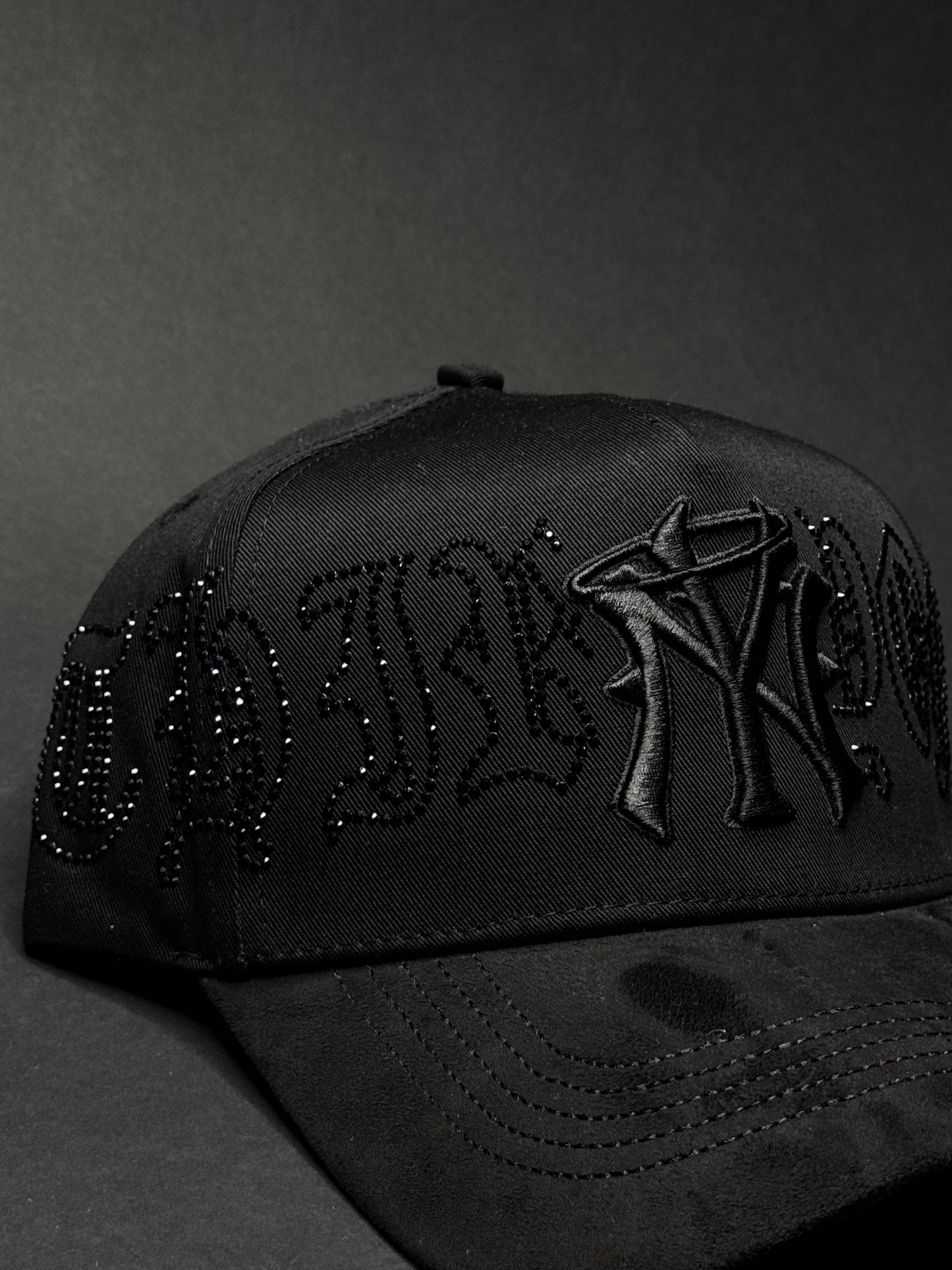 31 HATS "CRYSTAL BLACK"