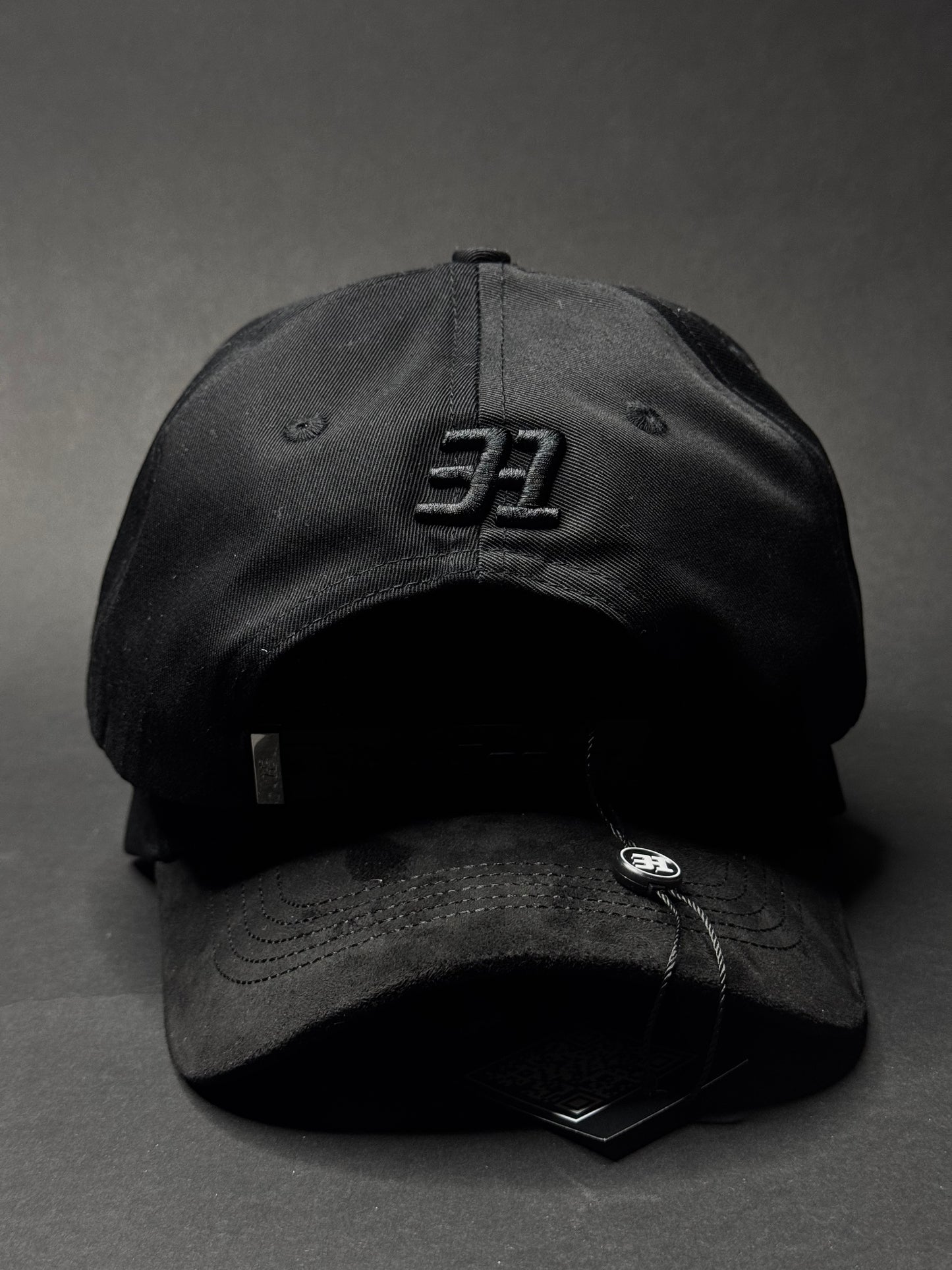 31 HATS "CRYSTAL BLACK"
